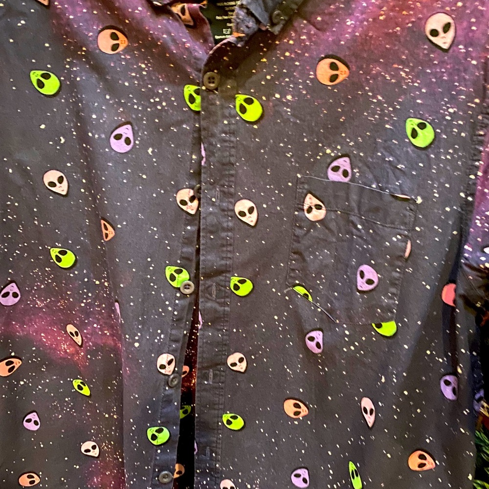 Alien button up